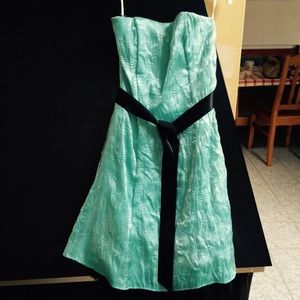 size small and size 1 Youngs girls dresses