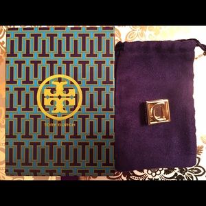 ❌sold❌Tory Burch Robinson "C" Bag Charm