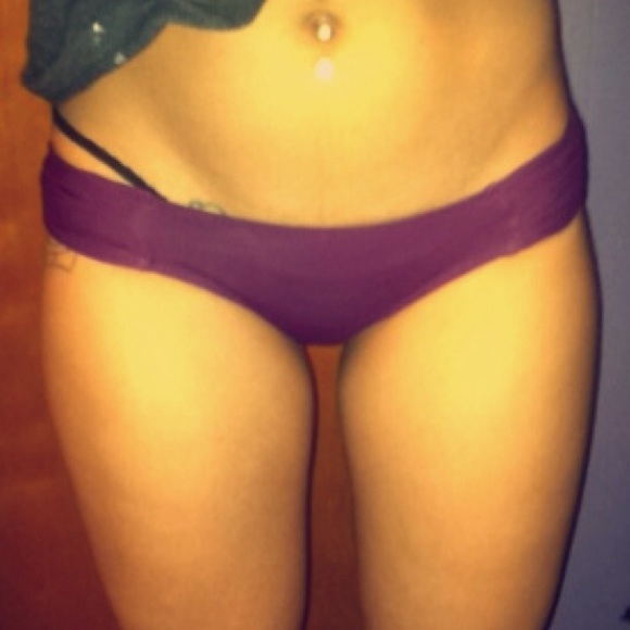 NWOT xs Vs ruched side bikini bottom