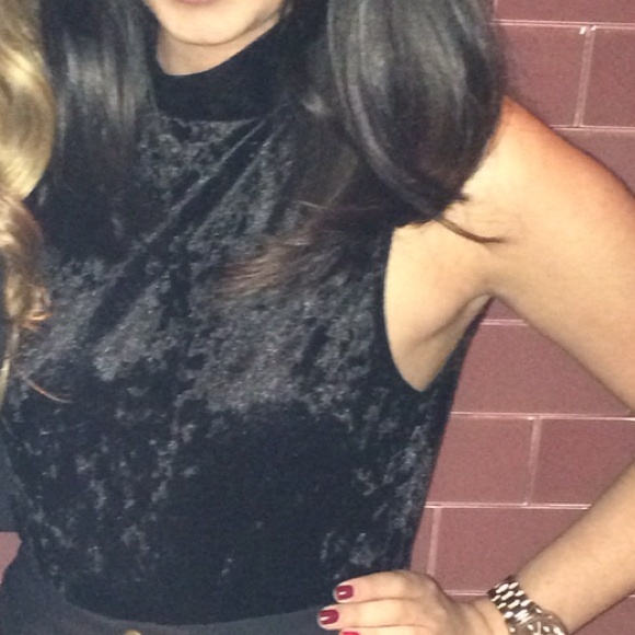 Black crop top turtleneck