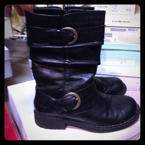 Black leather boots by B.o.c