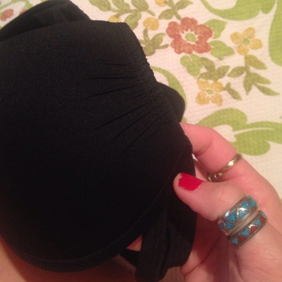 Black push up , no brand , size 32B
