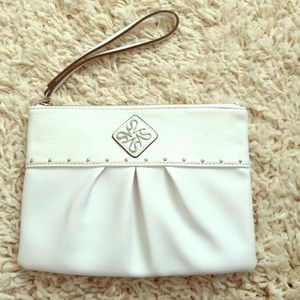 Simply Vera-Vera Wang white wristlet /clutch