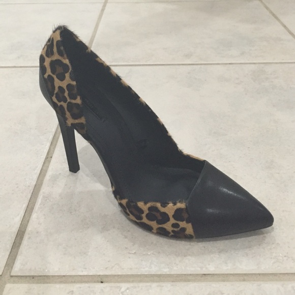 ZARA LEATHER LEOPARD CUT OUT HIGH COURT HEEL SZ 9