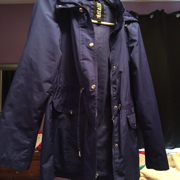 Details heavy windbreaker