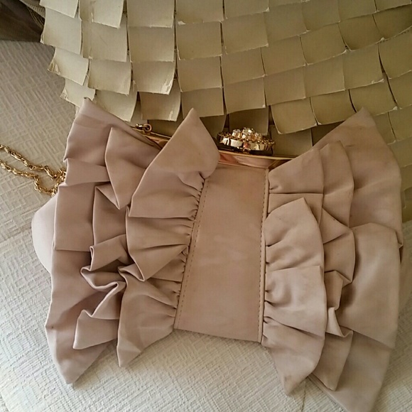 Clutches & Wallets - **HP!!** Classy Beige cream color Clutch