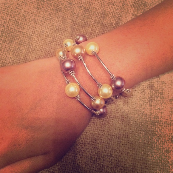 Fashion gold toned coil bracelet