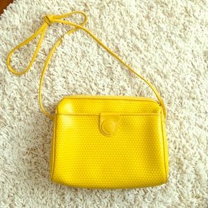 Vintage 80's Liz Claiborne yellow handbag