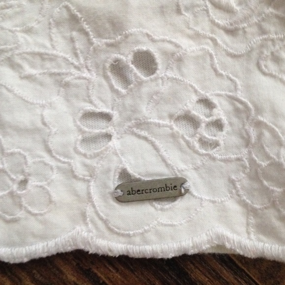 Abercrombie White Lace Eyelet top - Picture 4 of 4