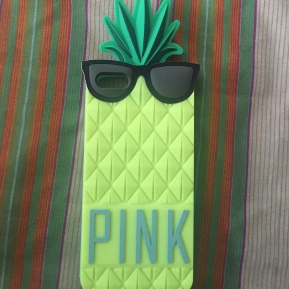 iPhone 5 5s vs pink pineapple phone case