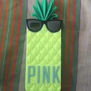 iPhone 5 5s vs pink pineapple phone case