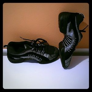 Performance dance shoes