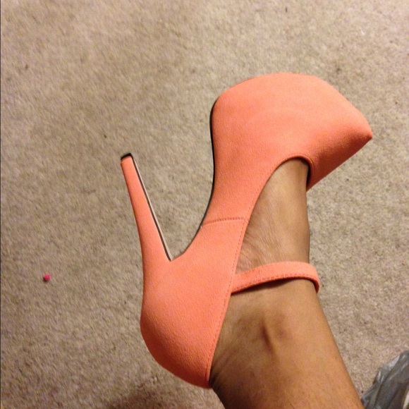 Suede peach pumps - Picture 2 of 2