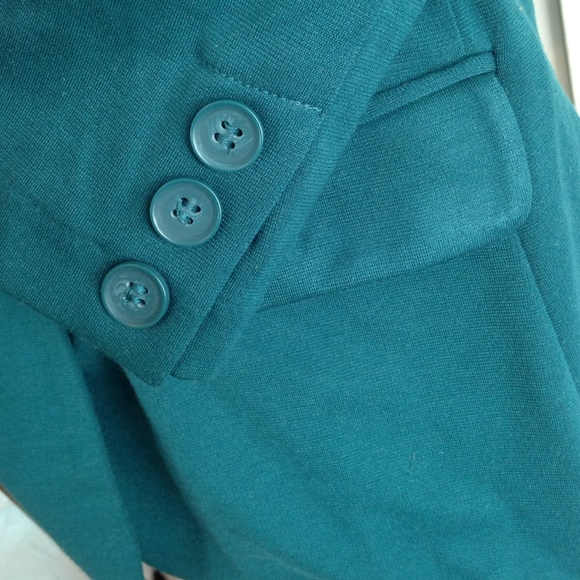 M | cute mid sleeve blazer/cardi - Picture 2 of 3