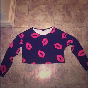 💋 Black & Red Crop Top💋