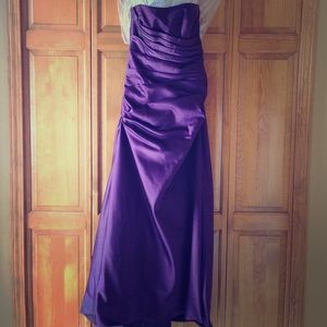 Pretty plum David's Bridal dress. 💲REDUCED ‼️