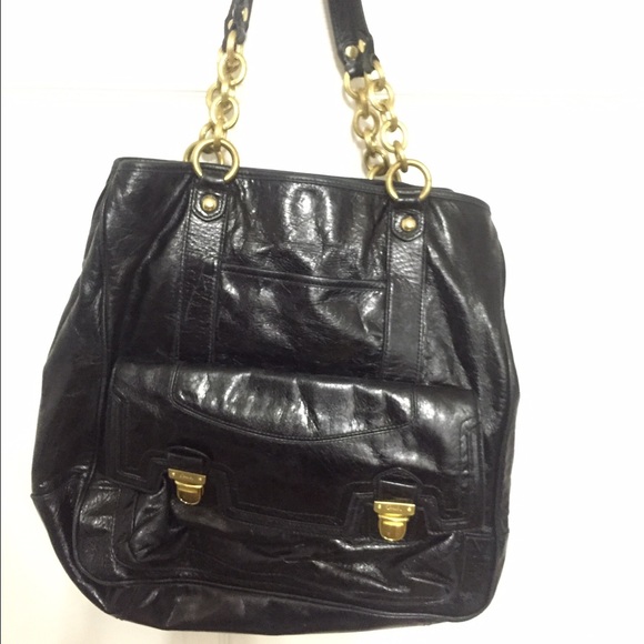 Authentic Coach black shoulder tote. FOLLOW ME :)