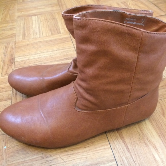 Slouchy brown boots