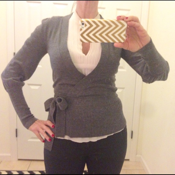 Diane von  Furstenberg  grey wrap sweater- Size P
