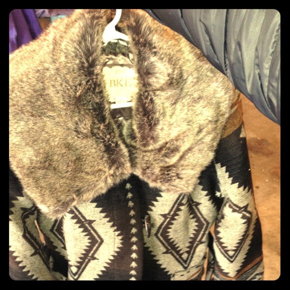 Buckle coat size large