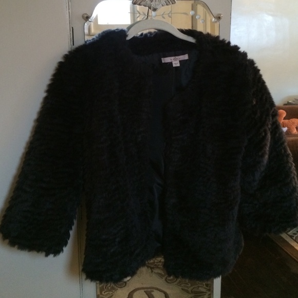 Black 'fur' jacket. Size large.