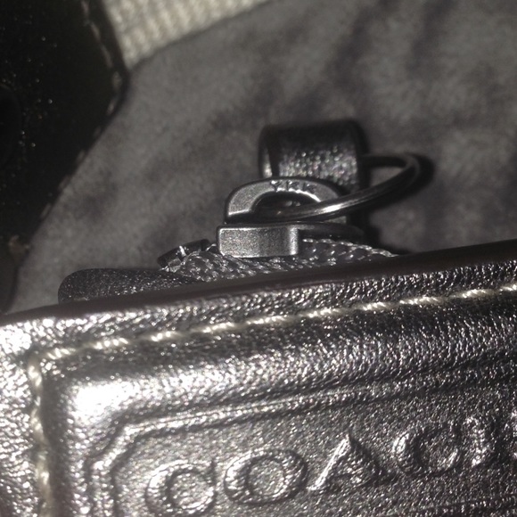 🚫SOLD🚫Authentic Coach swingpack purse - Picture 4 of 4