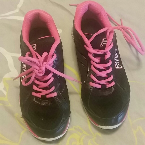 Woman tennis shoes