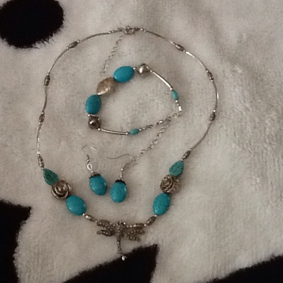 Necklace,earrings,and braclet set