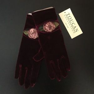 New Velvet Maroon Gloves With Rosettes
