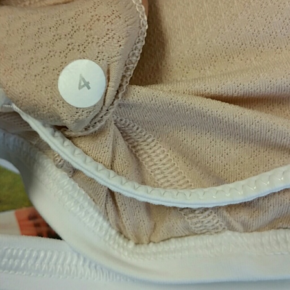 ❌SOLD❌Lululemon Flow and Go Tank - Picture 4 of 4