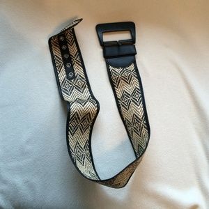 Black geometric print belt