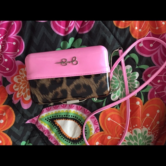 ✨✨*🆕Add* Jessica Simpson Clutch✨✨ - Picture 1 of 2