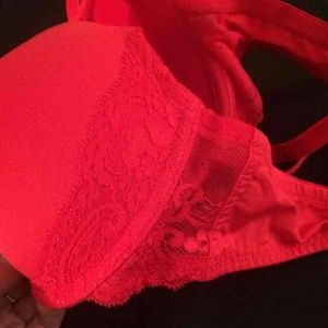 NWOT red lace bra