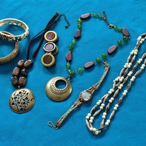 Assorted jewelry