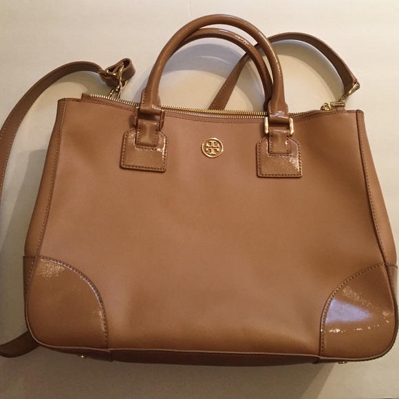 Tory Burch Handbags - Tory Burch Robinson Bag