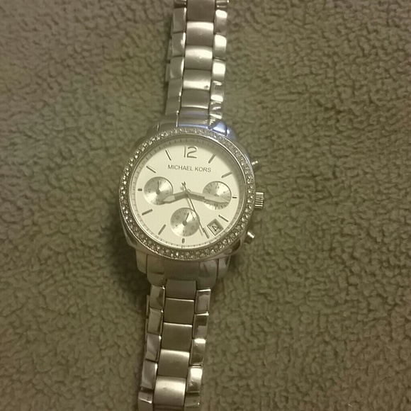 Watch - Picture 1 of 4