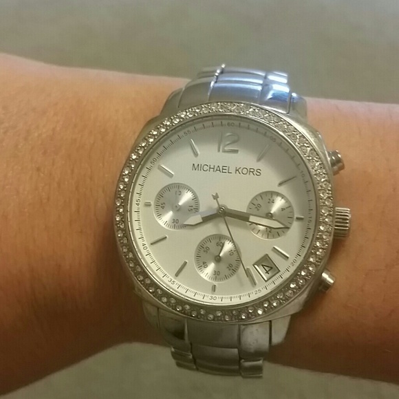 Watch - Picture 2 of 4