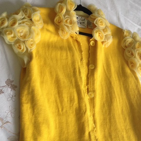 Spring sweater - Picture 1 of 2