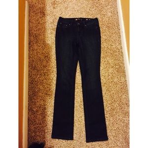 Kim Kardashian curvy Straight leg Jeans