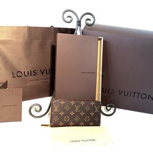 Louis Vuitton Zippy wallet M60017