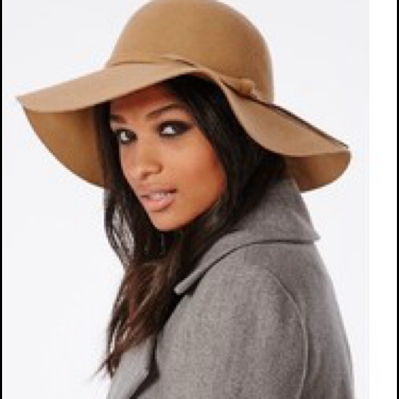 Tan floppy hat