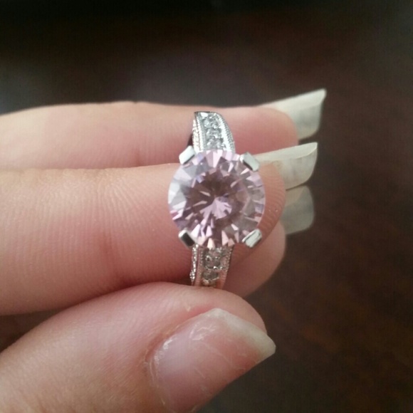 Jewelry - Pink and silver ring