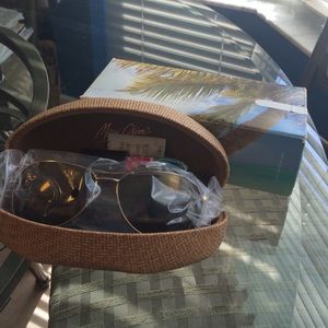 💕💥 BN Authentic Maui Jim Akoni aviators 💕💥