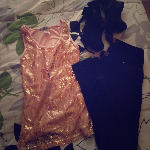 SOLD Sequin top - Picture 1 of 1