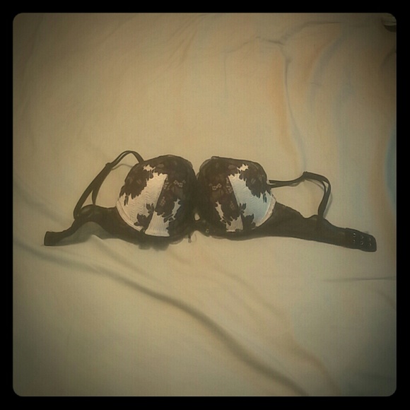 Limited edition Very Sexy Seduction Lace push-up - Picture 1 of 3