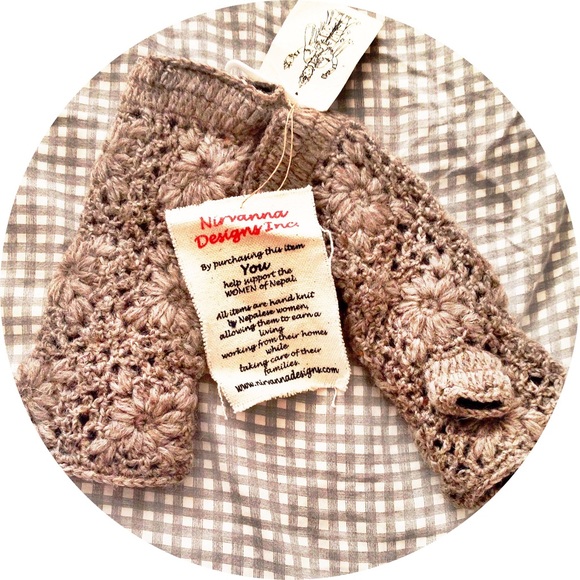 Nirvana Designs, Inc. Accessories - Look good, feel warm. Fingerless wool gloves! SALE