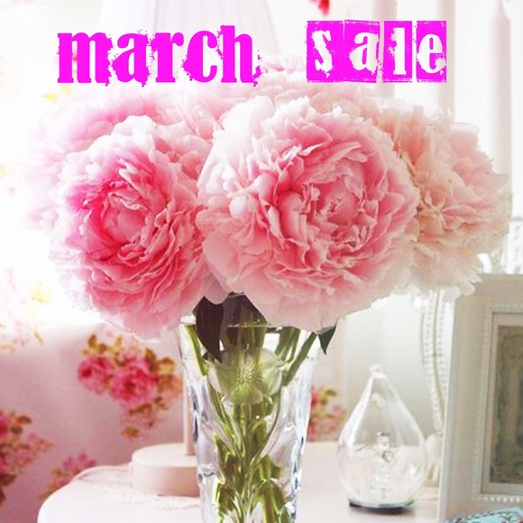✨I will be cleaning my closet and new listing🌺
