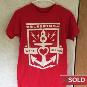 ⚫️ Sleeping with Sirens band tee