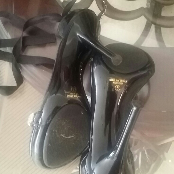 Heals. - Picture 3 of 4
