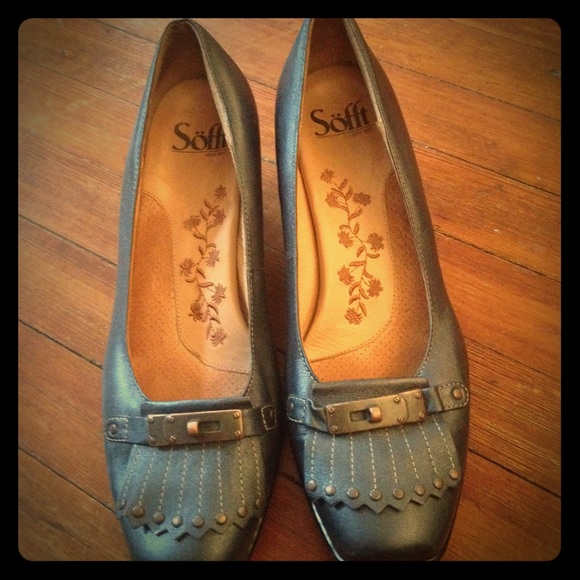 Sofft Kiltie Kitten Heels